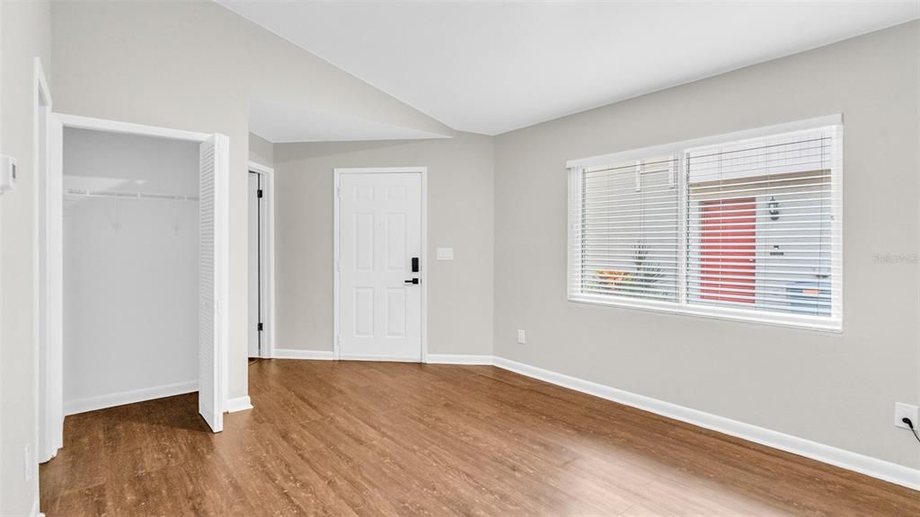 For Rent: $2,100 (2 beds, 1 baths, 1336 Square Feet)