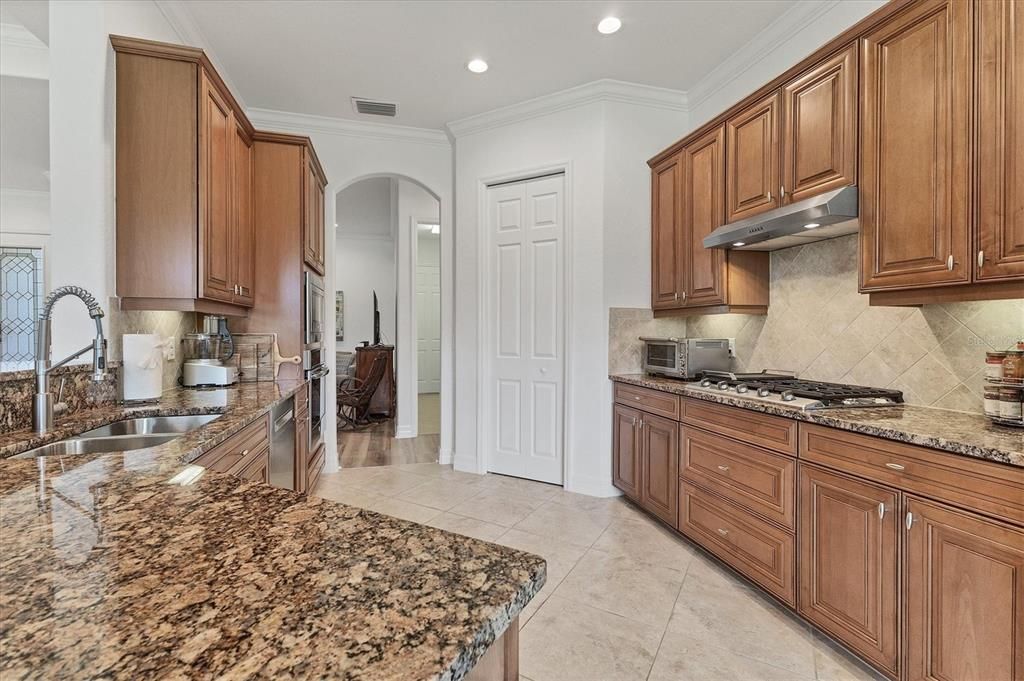 For Sale: $675,000 (4 beds, 2 baths, 2359 Square Feet)