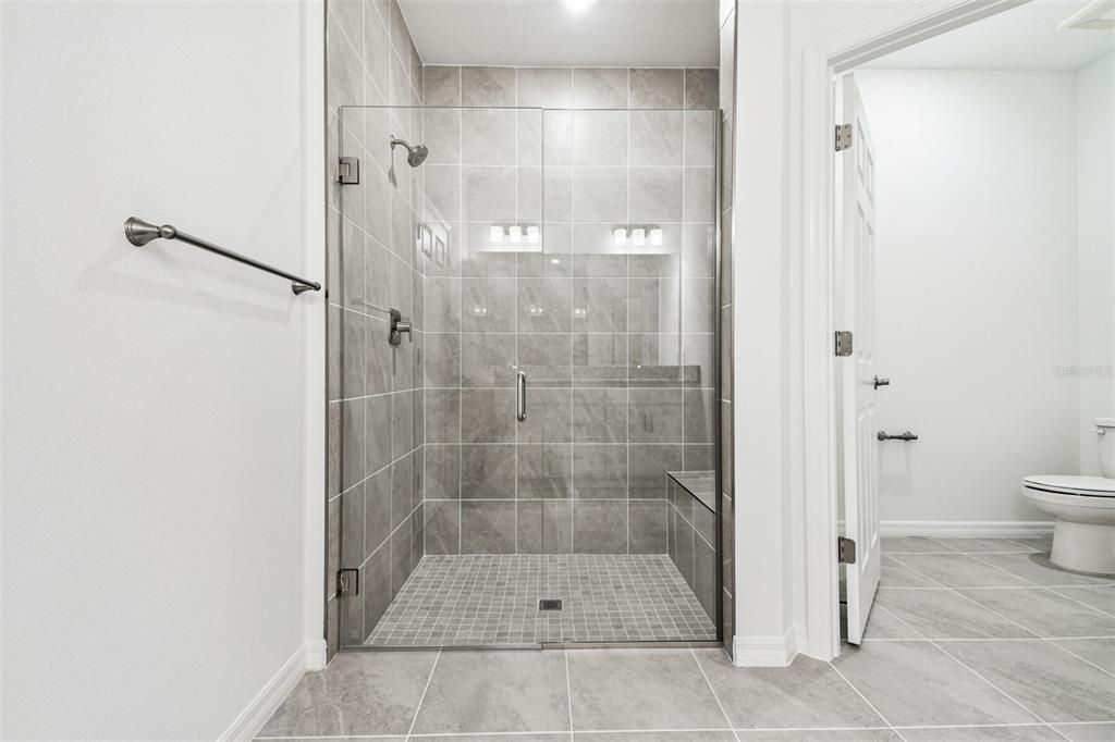 En Venta: $371,999 (2 camas, 2 baños, 1671 Pies cuadrados)