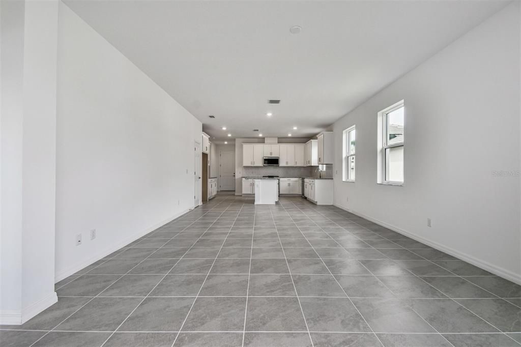 En Venta: $371,999 (2 camas, 2 baños, 1671 Pies cuadrados)