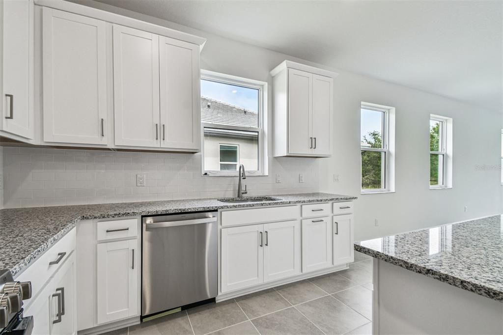 En Venta: $371,999 (2 camas, 2 baños, 1671 Pies cuadrados)