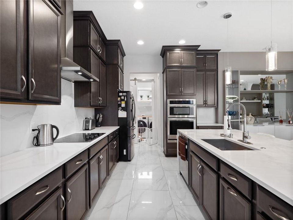 出租: $5,900 (5 贝兹, 4 浴室, 3232 平方英尺)