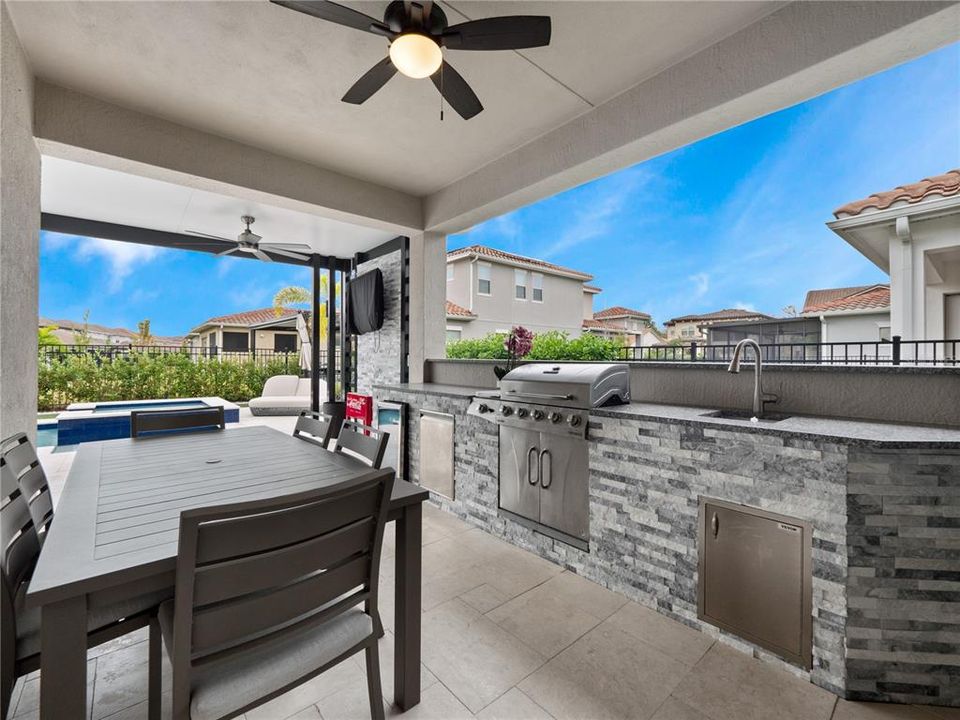 出租: $5,900 (5 贝兹, 4 浴室, 3232 平方英尺)