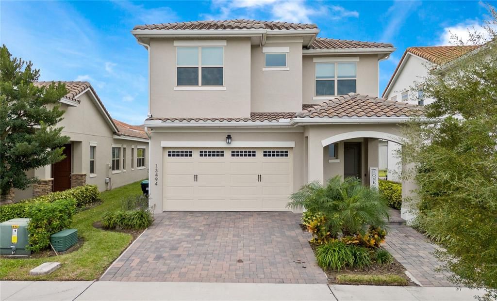 出租: $5,900 (5 贝兹, 4 浴室, 3232 平方英尺)