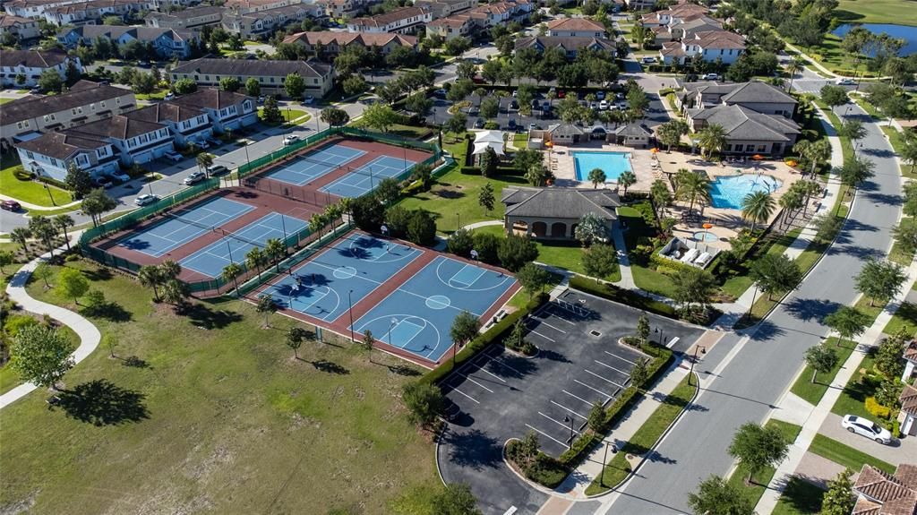 出租: $5,900 (5 贝兹, 4 浴室, 3232 平方英尺)