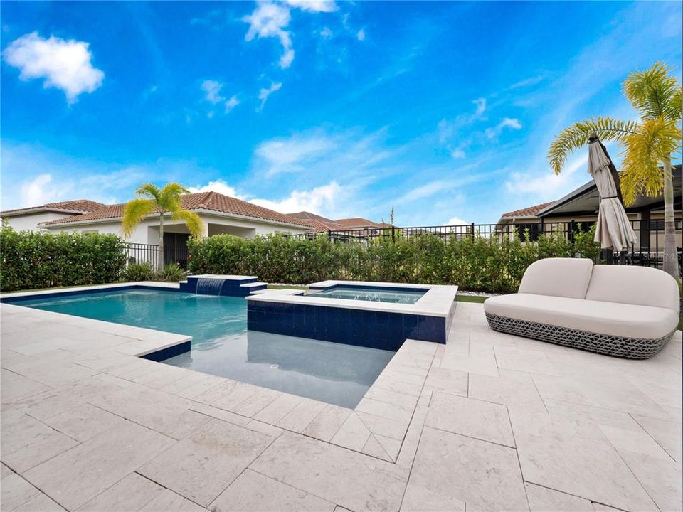 出租: $5,900 (5 贝兹, 4 浴室, 3232 平方英尺)