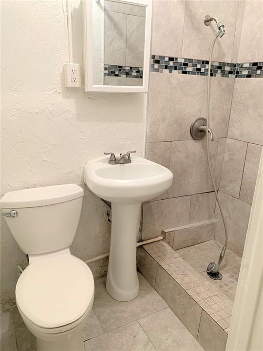 En Renta: $925 (1 camas, 1 baños, 851 Pies cuadrados)