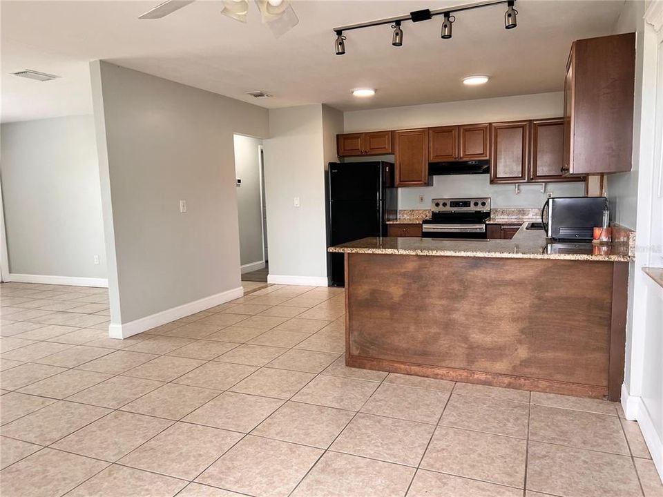 For Sale: $240,000 (3 beds, 2 baths, 1176 Square Feet)