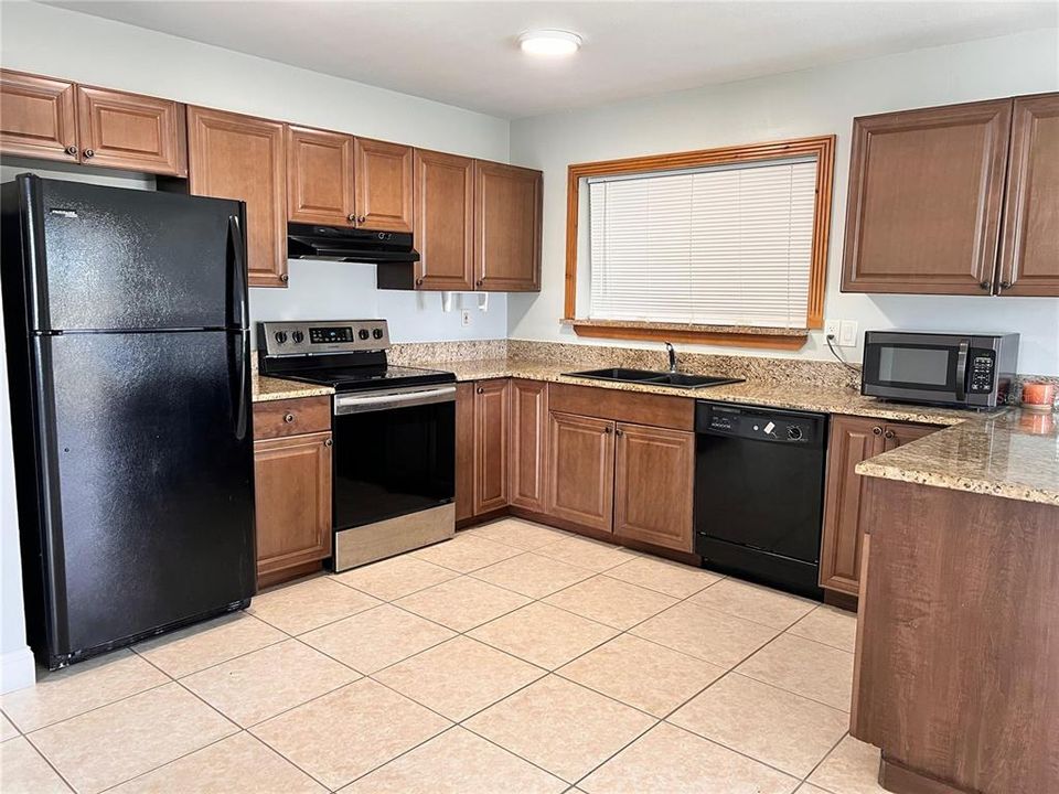 For Sale: $240,000 (3 beds, 2 baths, 1176 Square Feet)