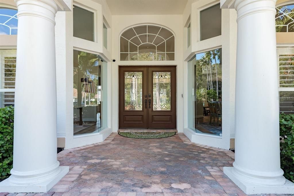 合同活跃: $1,440,000 (4 贝兹, 3 浴室, 3387 平方英尺)