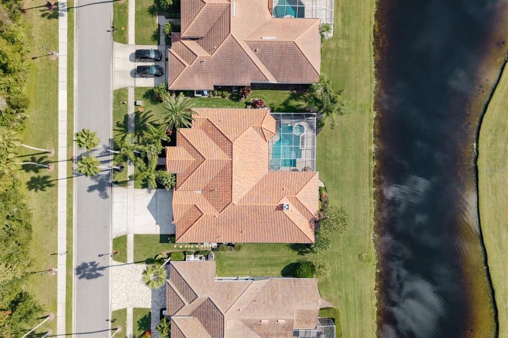 合同活跃: $1,440,000 (4 贝兹, 3 浴室, 3387 平方英尺)