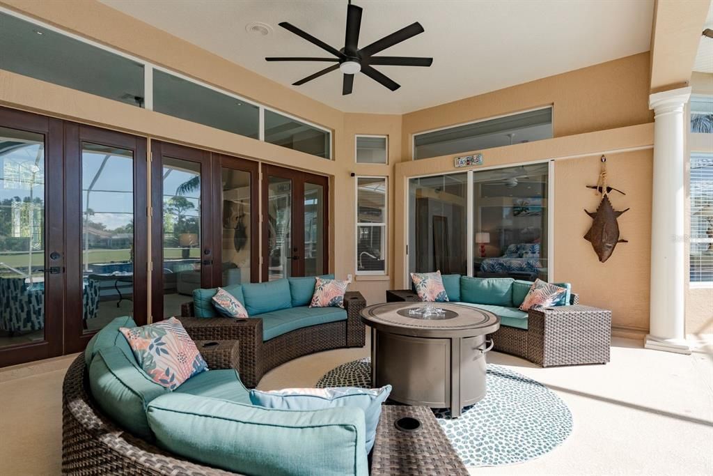 合同活跃: $1,440,000 (4 贝兹, 3 浴室, 3387 平方英尺)