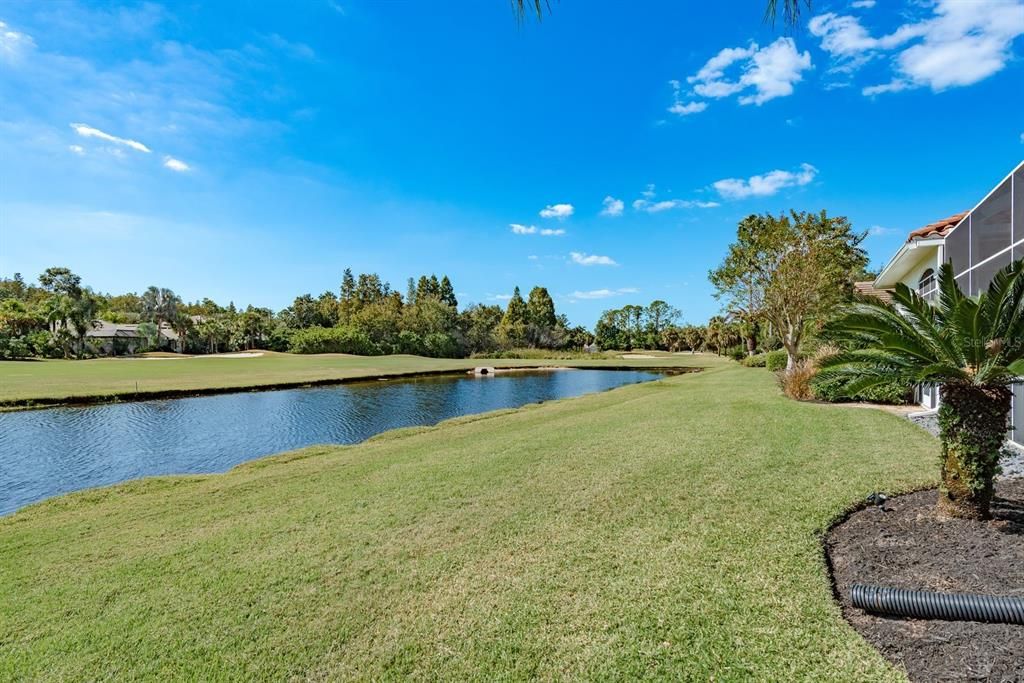 合同活跃: $1,440,000 (4 贝兹, 3 浴室, 3387 平方英尺)