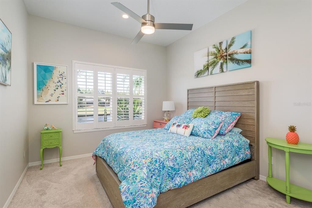 合同活跃: $1,440,000 (4 贝兹, 3 浴室, 3387 平方英尺)