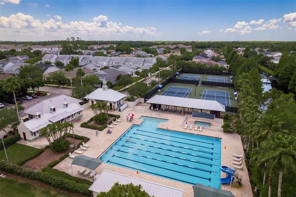 合同活跃: $1,440,000 (4 贝兹, 3 浴室, 3387 平方英尺)