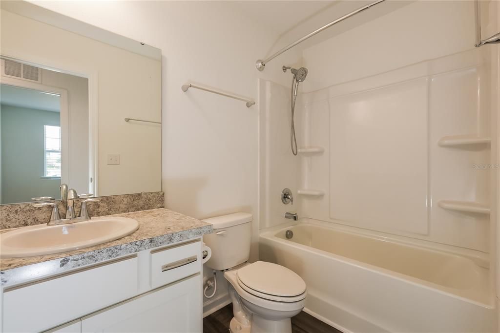 En Venta: $229,900 (3 camas, 2 baños, 1386 Pies cuadrados)