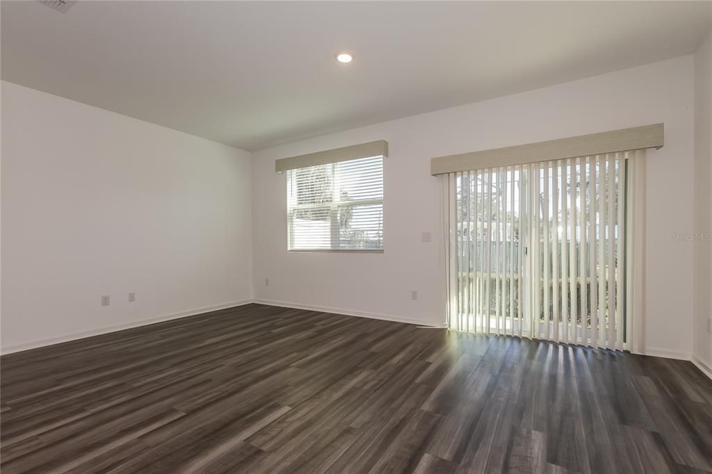 En Venta: $229,900 (3 camas, 2 baños, 1386 Pies cuadrados)