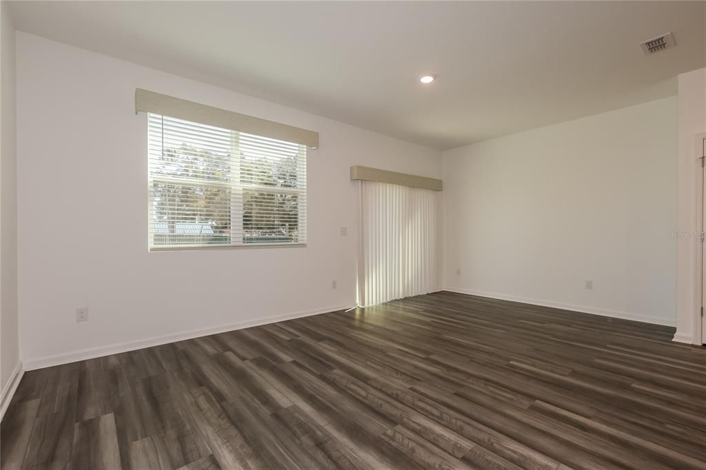 En Venta: $229,900 (3 camas, 2 baños, 1386 Pies cuadrados)