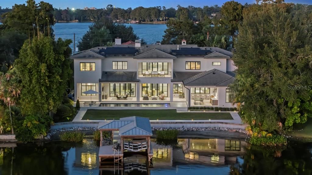 Vendido Recientemente: $6,295,000 (5 camas, 5 baños, 5964 Pies cuadrados)