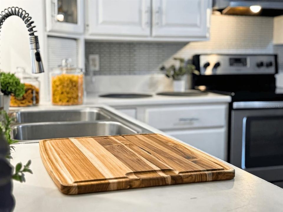 待售: $572,000 (3 贝兹, 3 浴室, 2463 平方英尺)