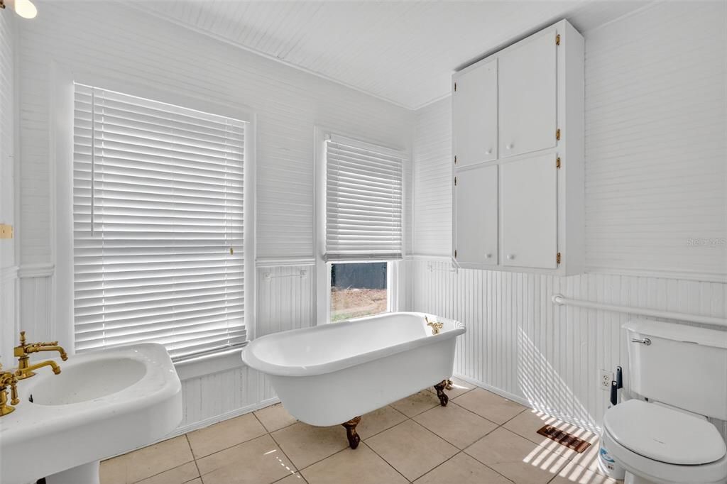 For Sale: $690,000 (0 beds, 0 baths, 2872 Square Feet)