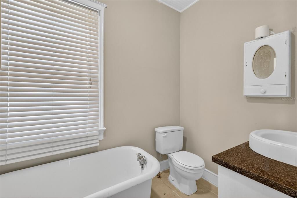 For Sale: $690,000 (0 beds, 0 baths, 2872 Square Feet)