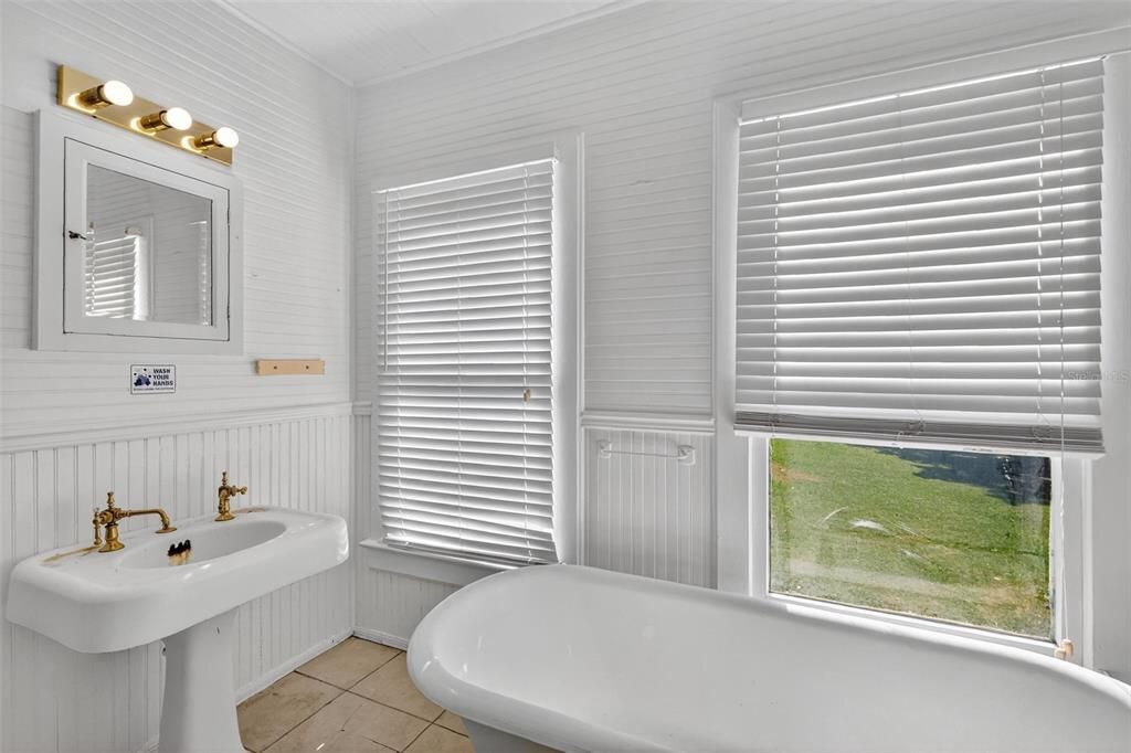 For Sale: $690,000 (0 beds, 0 baths, 2872 Square Feet)