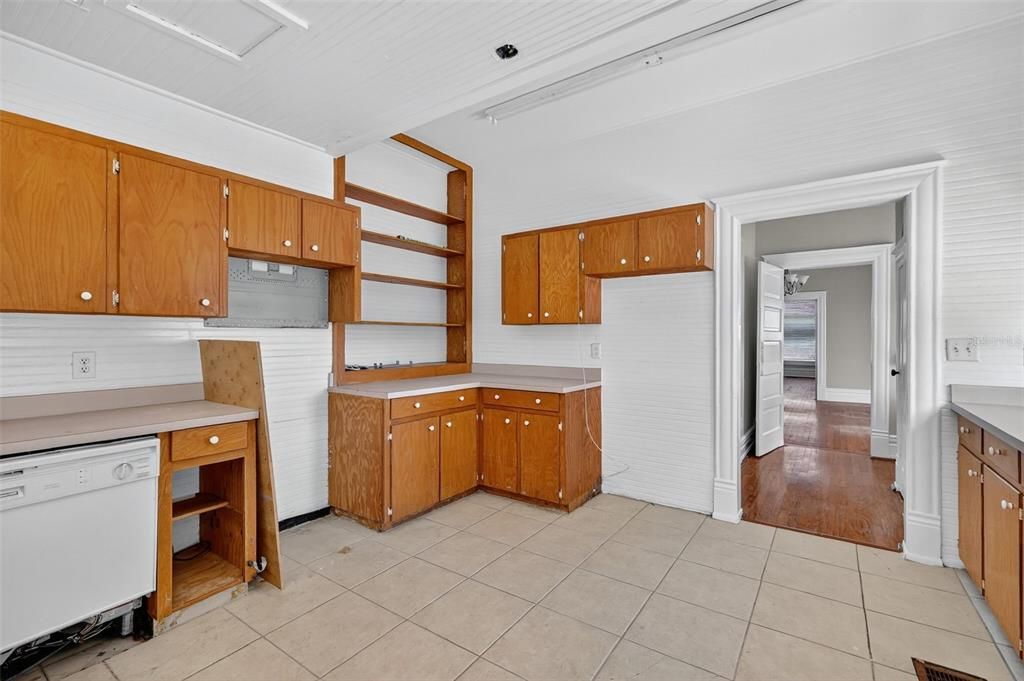 For Sale: $690,000 (0 beds, 0 baths, 2872 Square Feet)