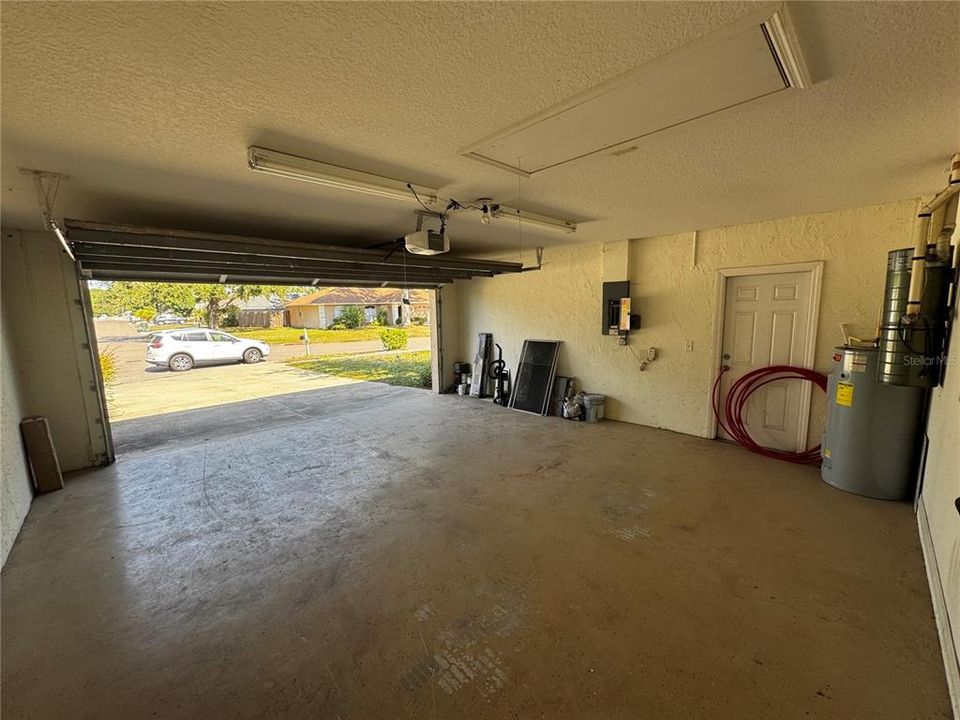 For Rent: $2,500 (3 beds, 2 baths, 1716 Square Feet)