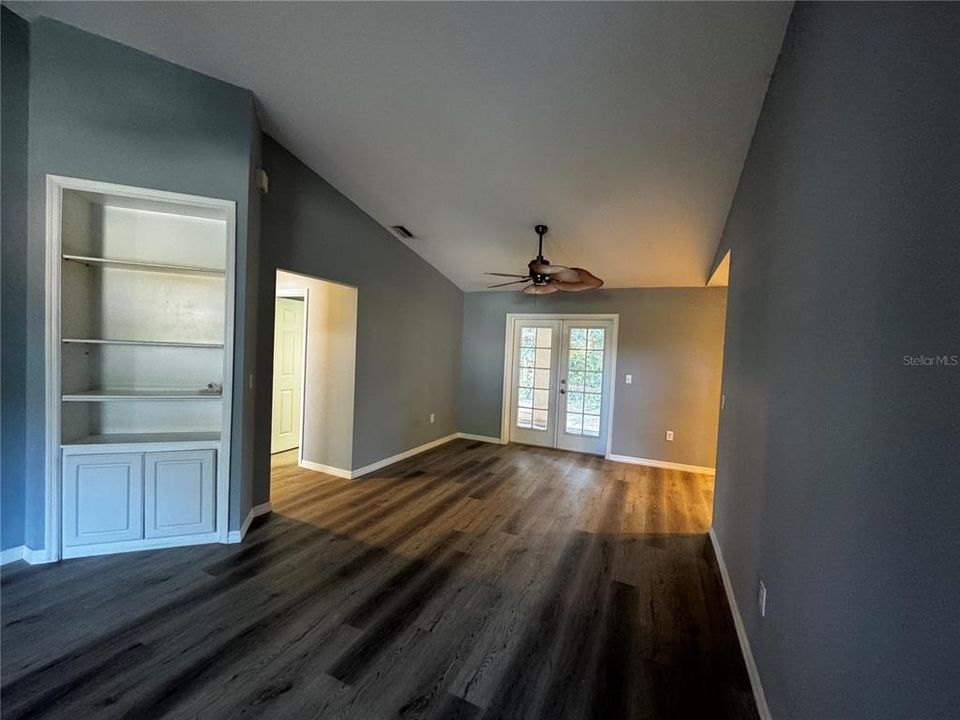 For Rent: $2,500 (3 beds, 2 baths, 1716 Square Feet)
