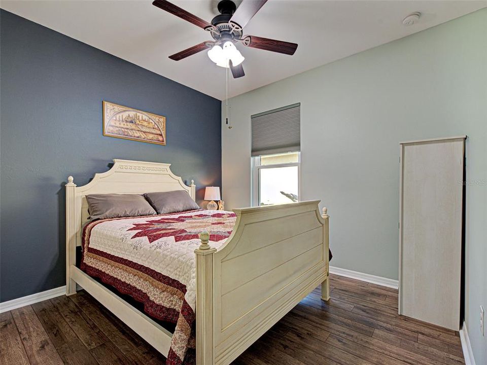 For Sale: $575,000 (3 beds, 2 baths, 1911 Square Feet)