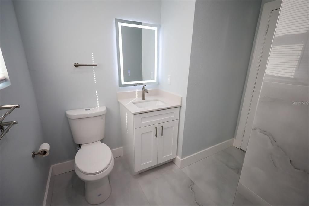 待售: $334,900 (2 贝兹, 1 浴室, 880 平方英尺)