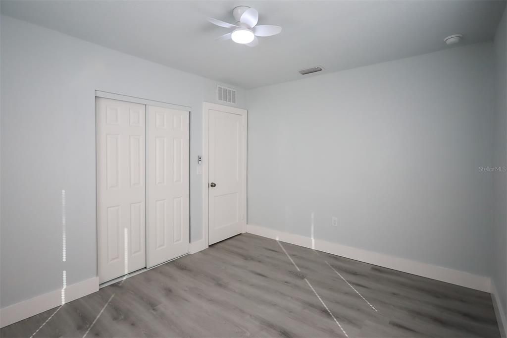 待售: $334,900 (2 贝兹, 1 浴室, 880 平方英尺)