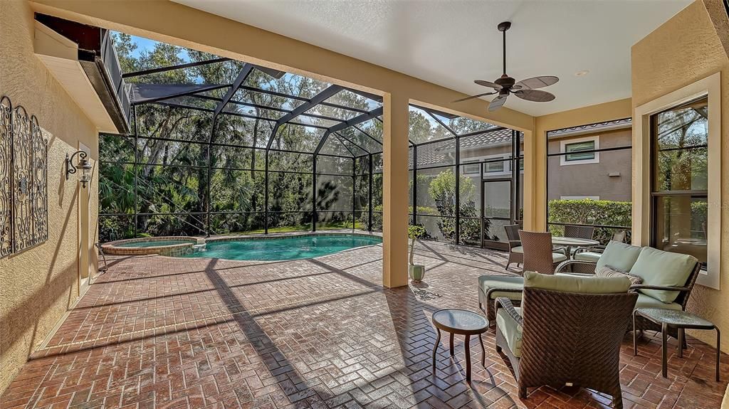 En Venta: $729,000 (3 camas, 2 baños, 2112 Pies cuadrados)