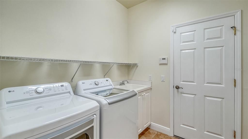 En Venta: $729,000 (3 camas, 2 baños, 2112 Pies cuadrados)