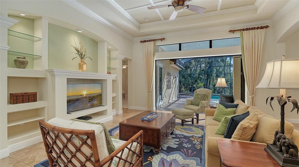 En Venta: $729,000 (3 camas, 2 baños, 2112 Pies cuadrados)