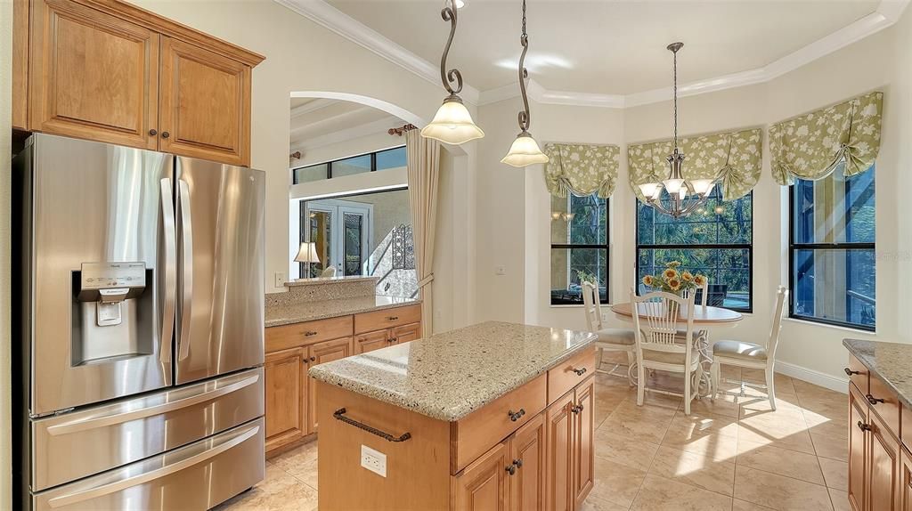 En Venta: $729,000 (3 camas, 2 baños, 2112 Pies cuadrados)