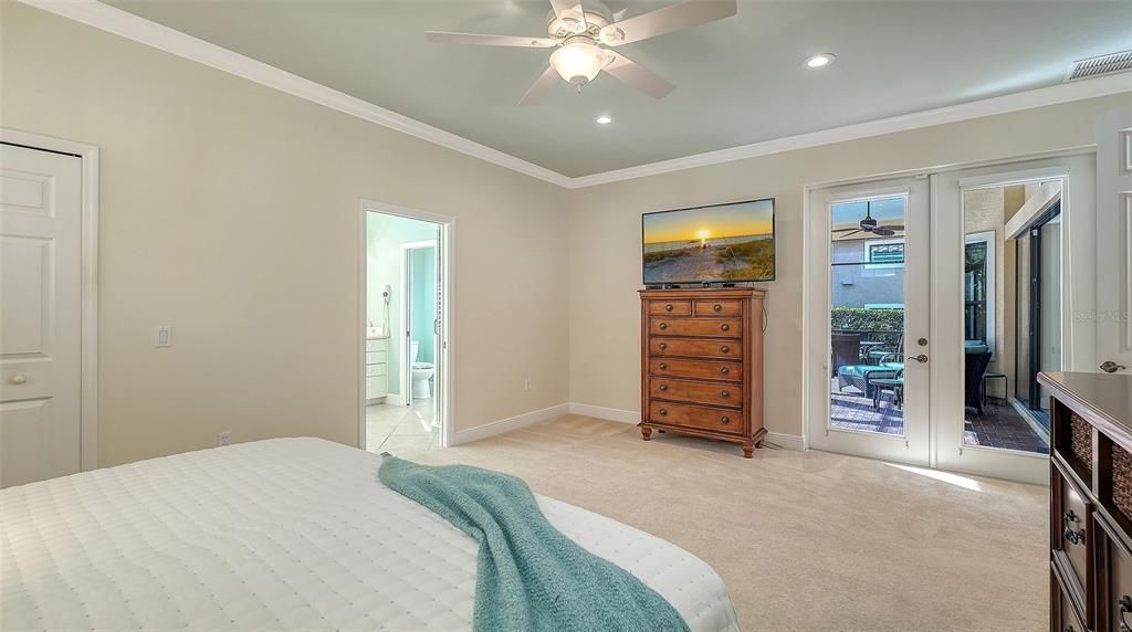 En Venta: $729,000 (3 camas, 2 baños, 2112 Pies cuadrados)