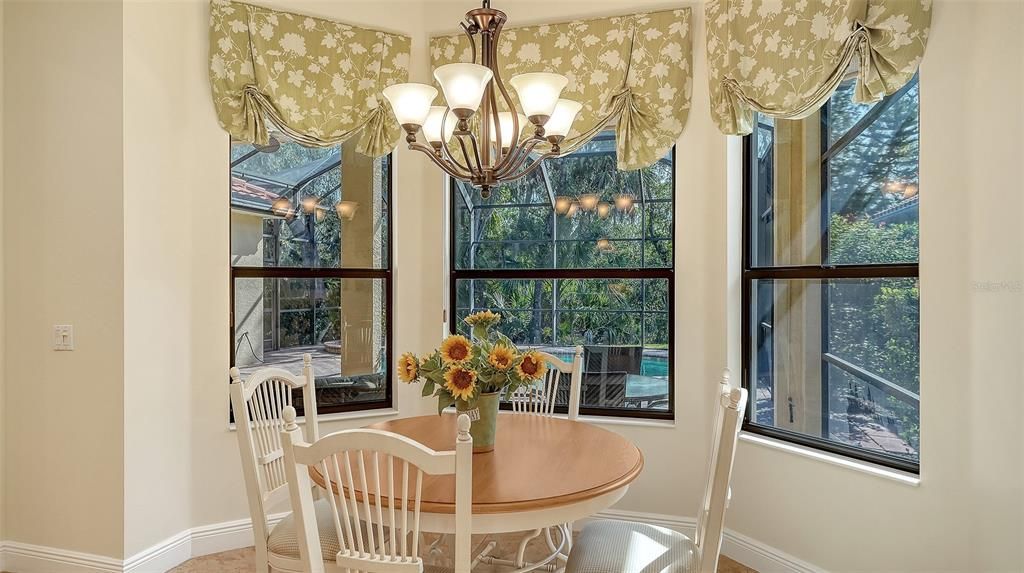 En Venta: $729,000 (3 camas, 2 baños, 2112 Pies cuadrados)