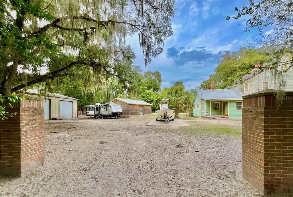 For Sale: $495,000 (3 beds, 3 baths, 3099 Square Feet)