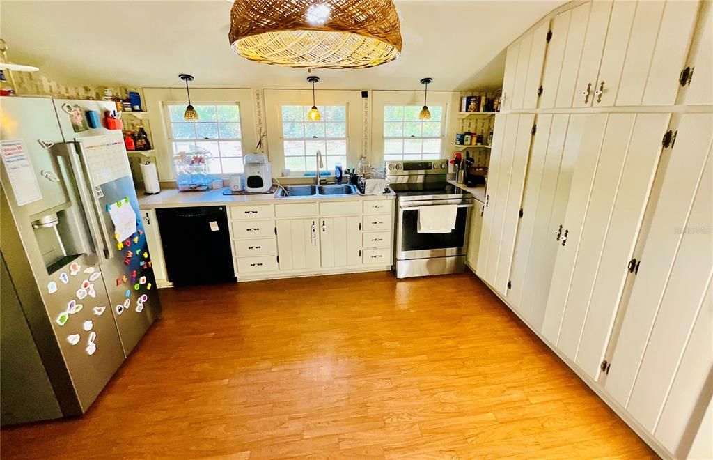 For Sale: $495,000 (3 beds, 3 baths, 3099 Square Feet)