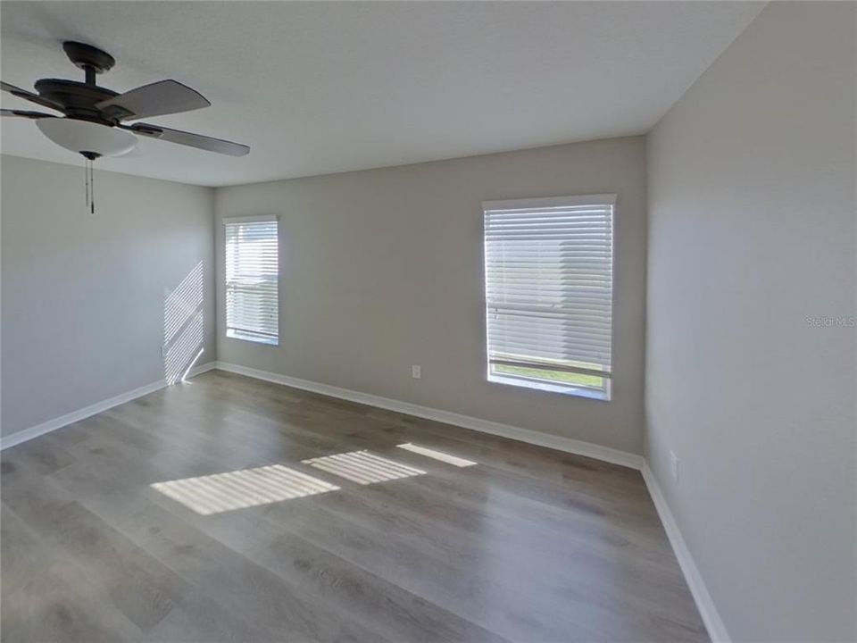 Active With Contract: $1,939 (4 beds, 2 baths, 1810 Square Feet)