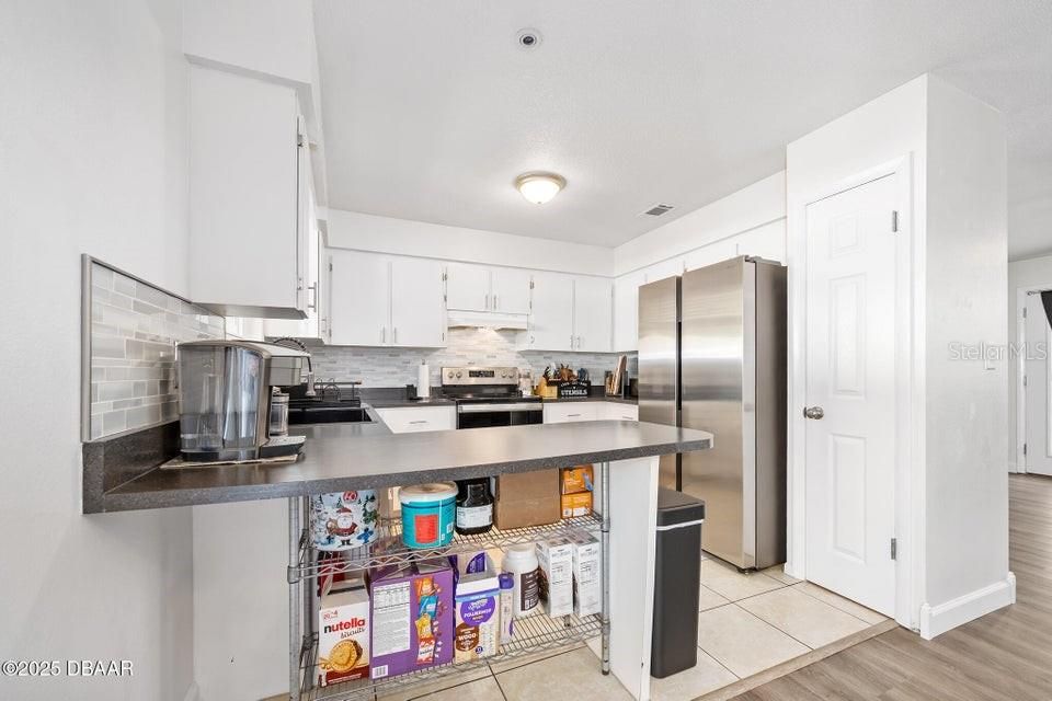 待售: $239,900 (2 贝兹, 1 浴室, 988 平方英尺)