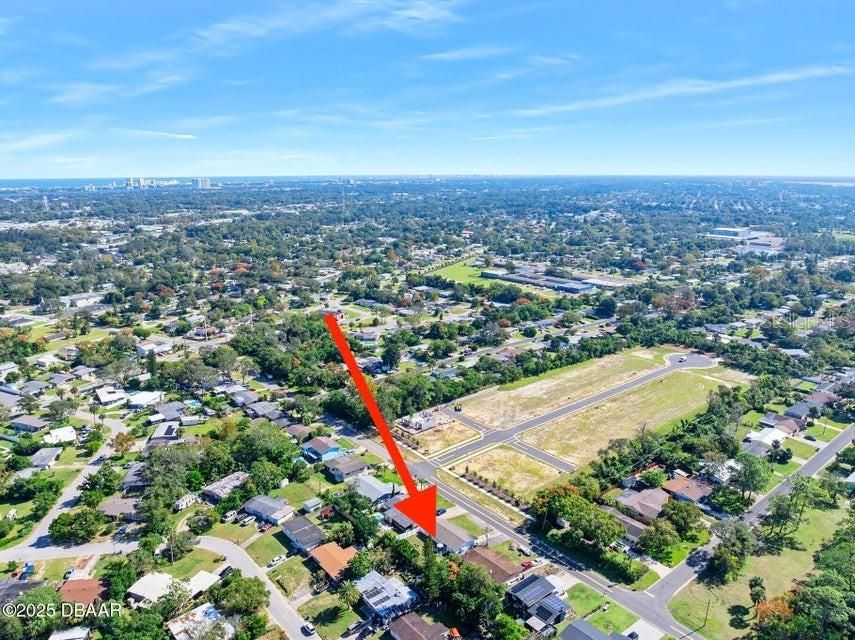 待售: $239,900 (2 贝兹, 1 浴室, 988 平方英尺)