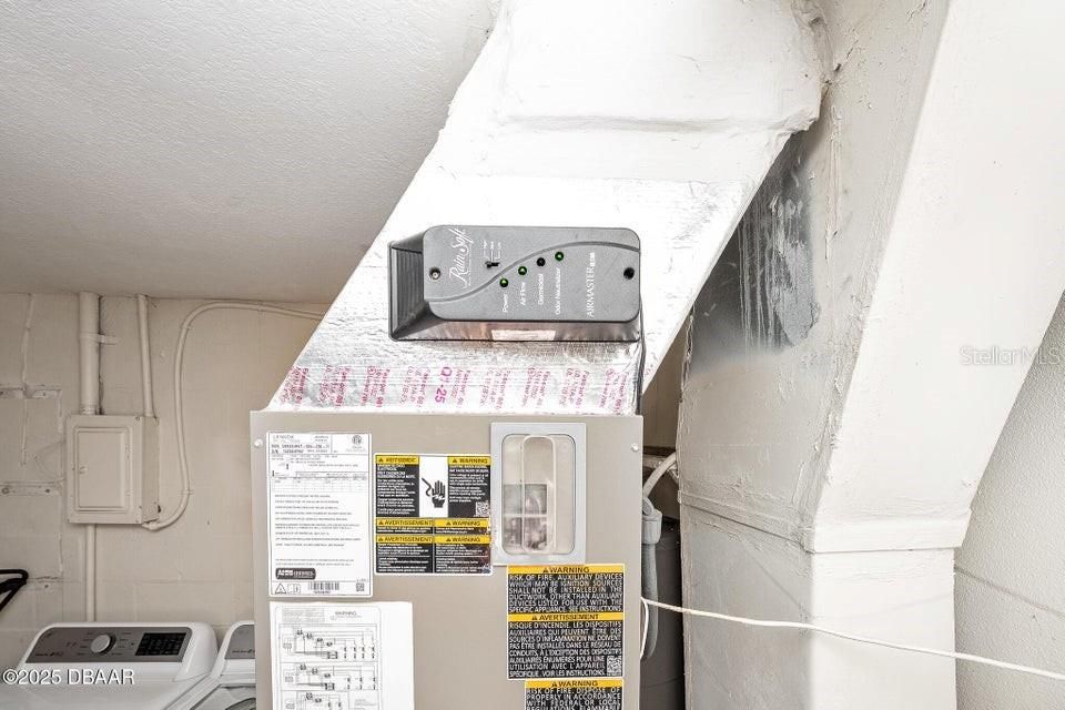 待售: $239,900 (2 贝兹, 1 浴室, 988 平方英尺)