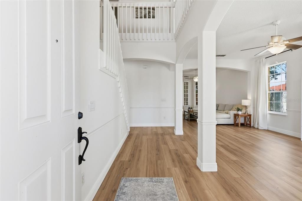 合同活跃: $550,000 (4 贝兹, 2 浴室, 3060 平方英尺)