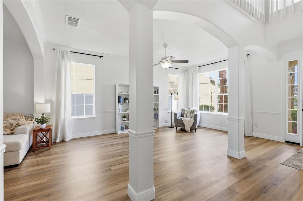 合同活跃: $550,000 (4 贝兹, 2 浴室, 3060 平方英尺)