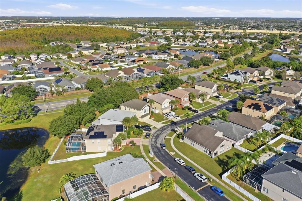 合同活跃: $550,000 (4 贝兹, 2 浴室, 3060 平方英尺)