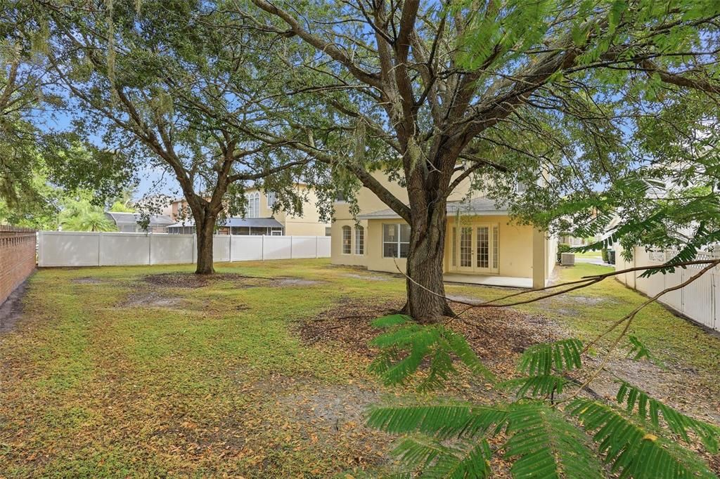 合同活跃: $550,000 (4 贝兹, 2 浴室, 3060 平方英尺)