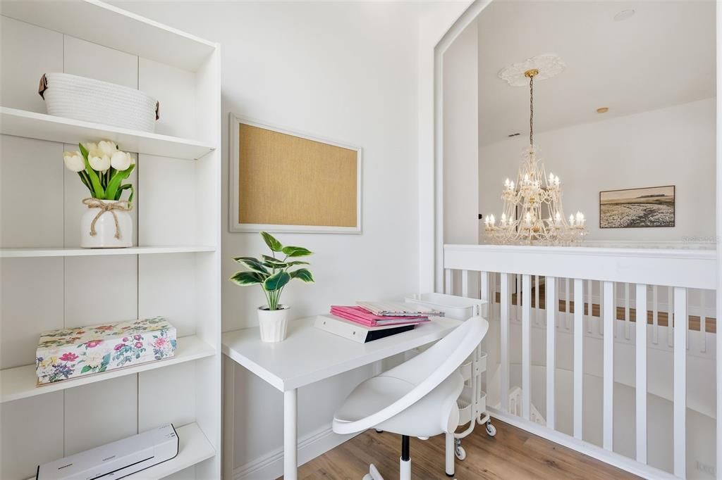 合同活跃: $550,000 (4 贝兹, 2 浴室, 3060 平方英尺)